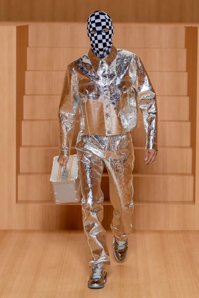 Look 61